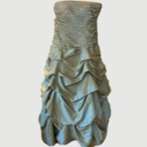 Jovani Beautiful Ball Gown Size 12. Olive NWT